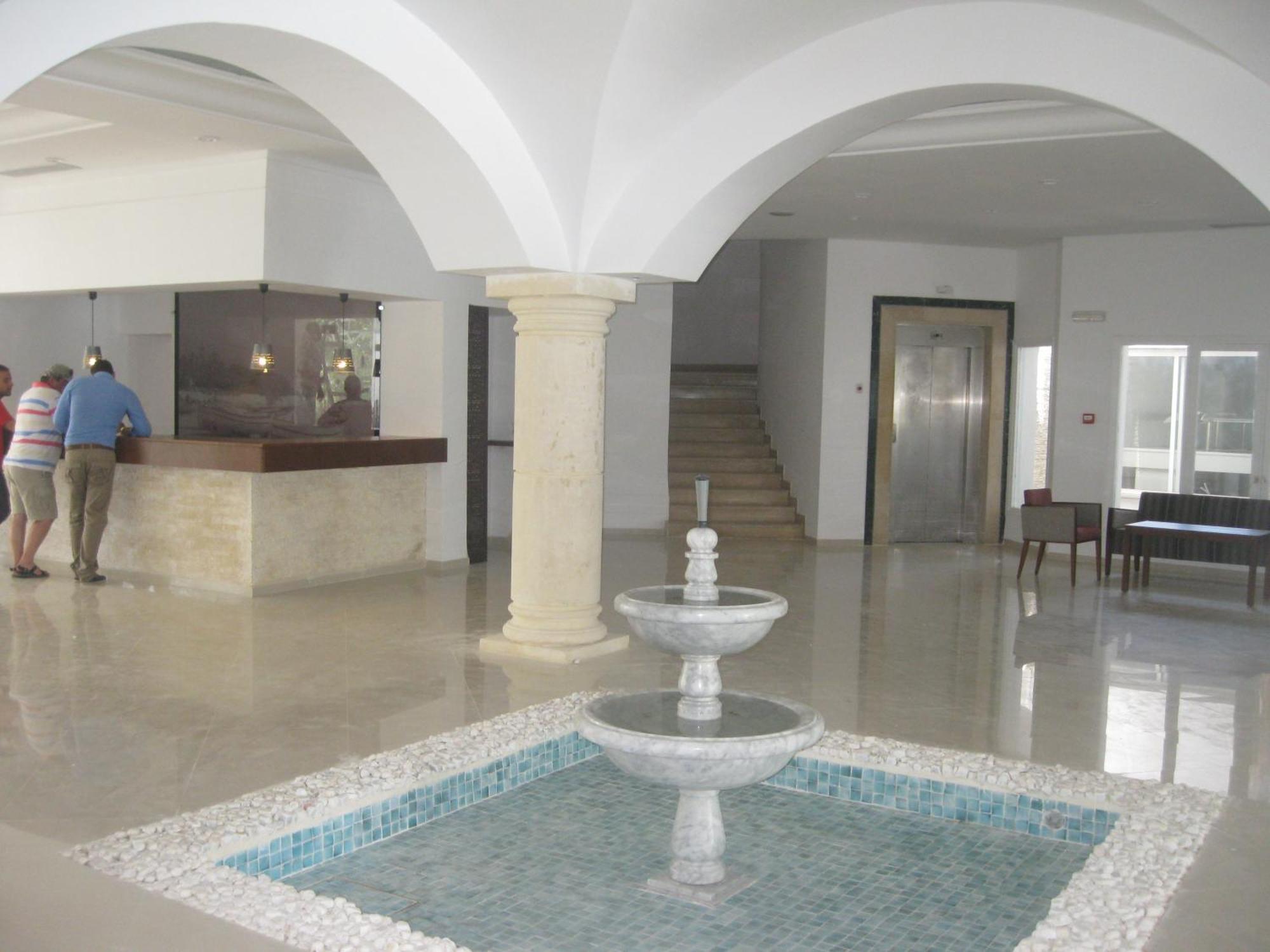 Hotel Menara 4*