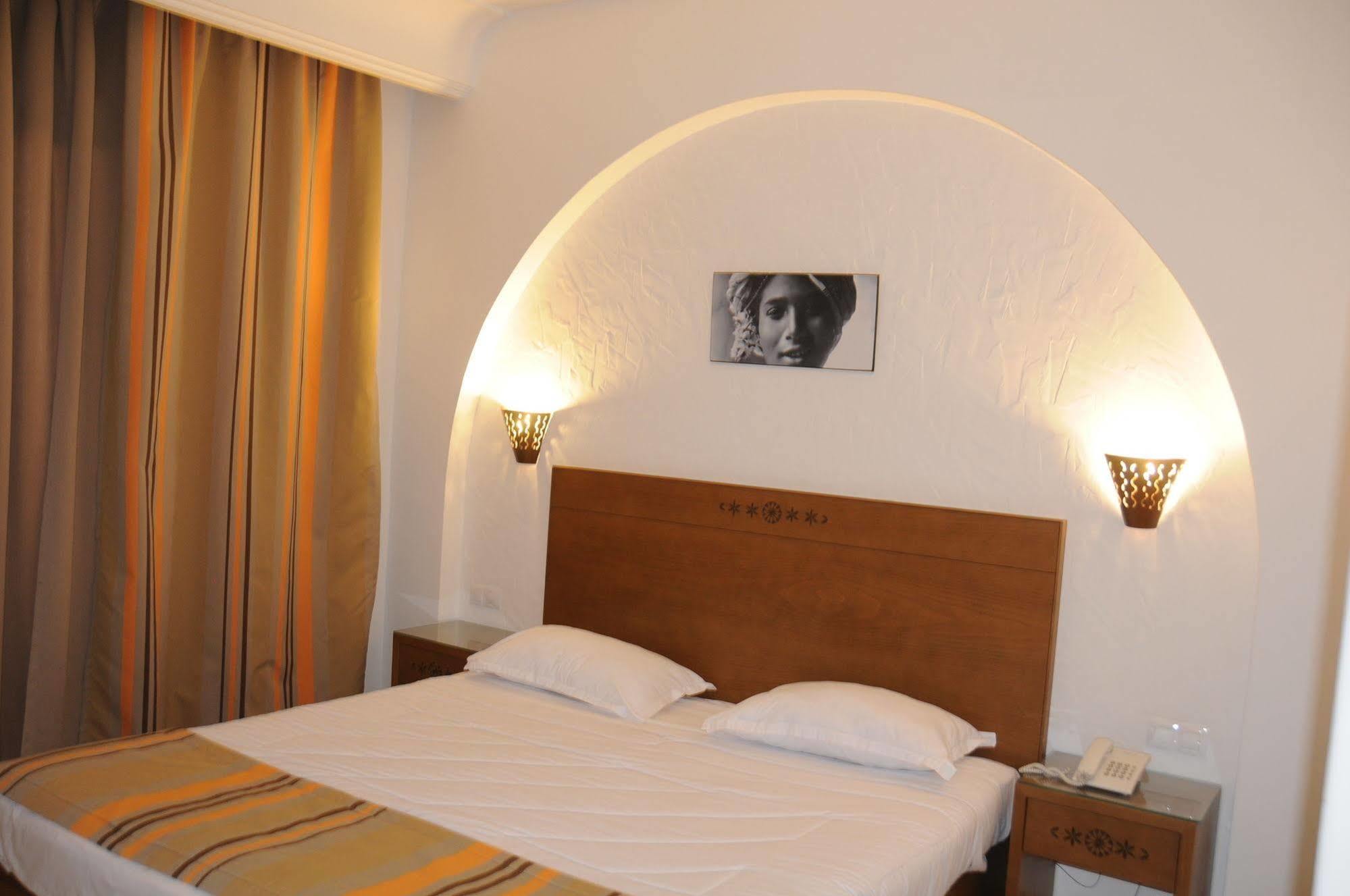 Hotel Menara